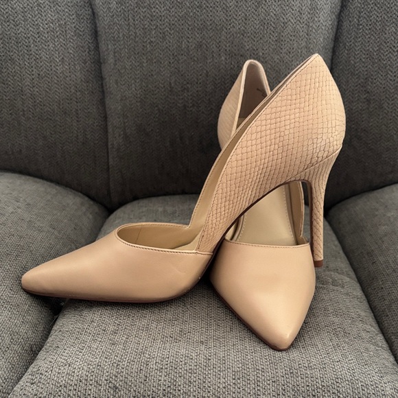 Vince Camuto Shoes - Vince Camuto Blush Heels